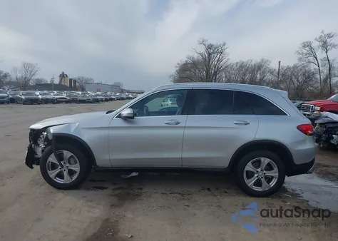 2017 Mercedes-Benz Glc 300 from USA, damaged, VIN WDC0G4JB6HF138051